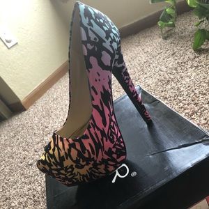 🟢Show Stopping Multicolored Platform Heels🔵